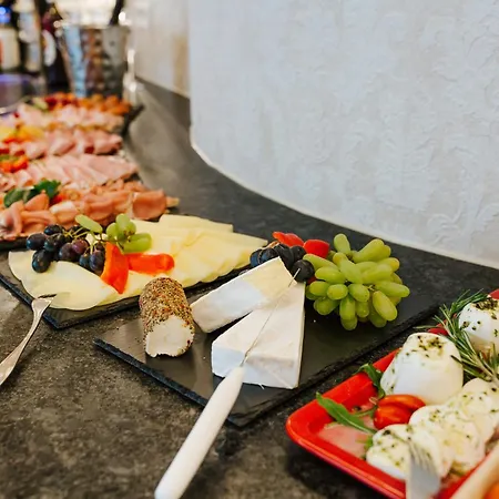 Business By Tinschert Aparthotel *